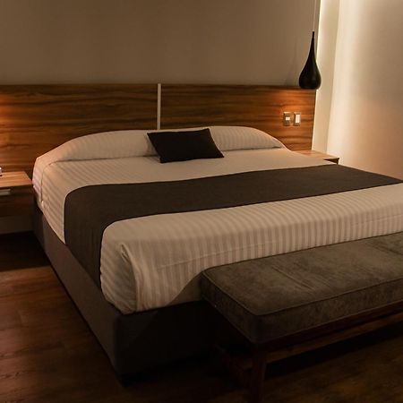 Estanza Hotel & Suites Morelia Exterior photo