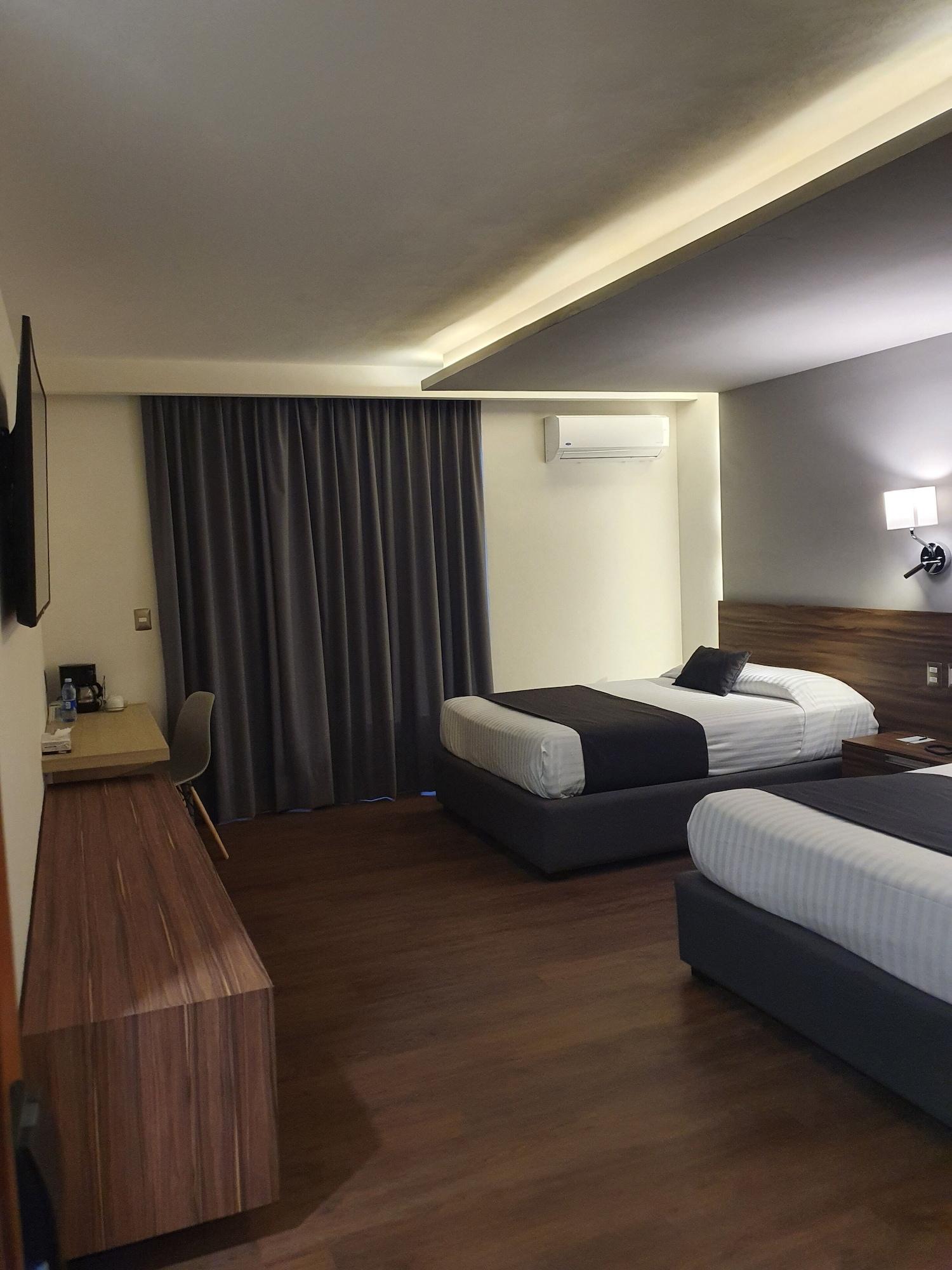 Estanza Hotel & Suites Morelia Exterior photo