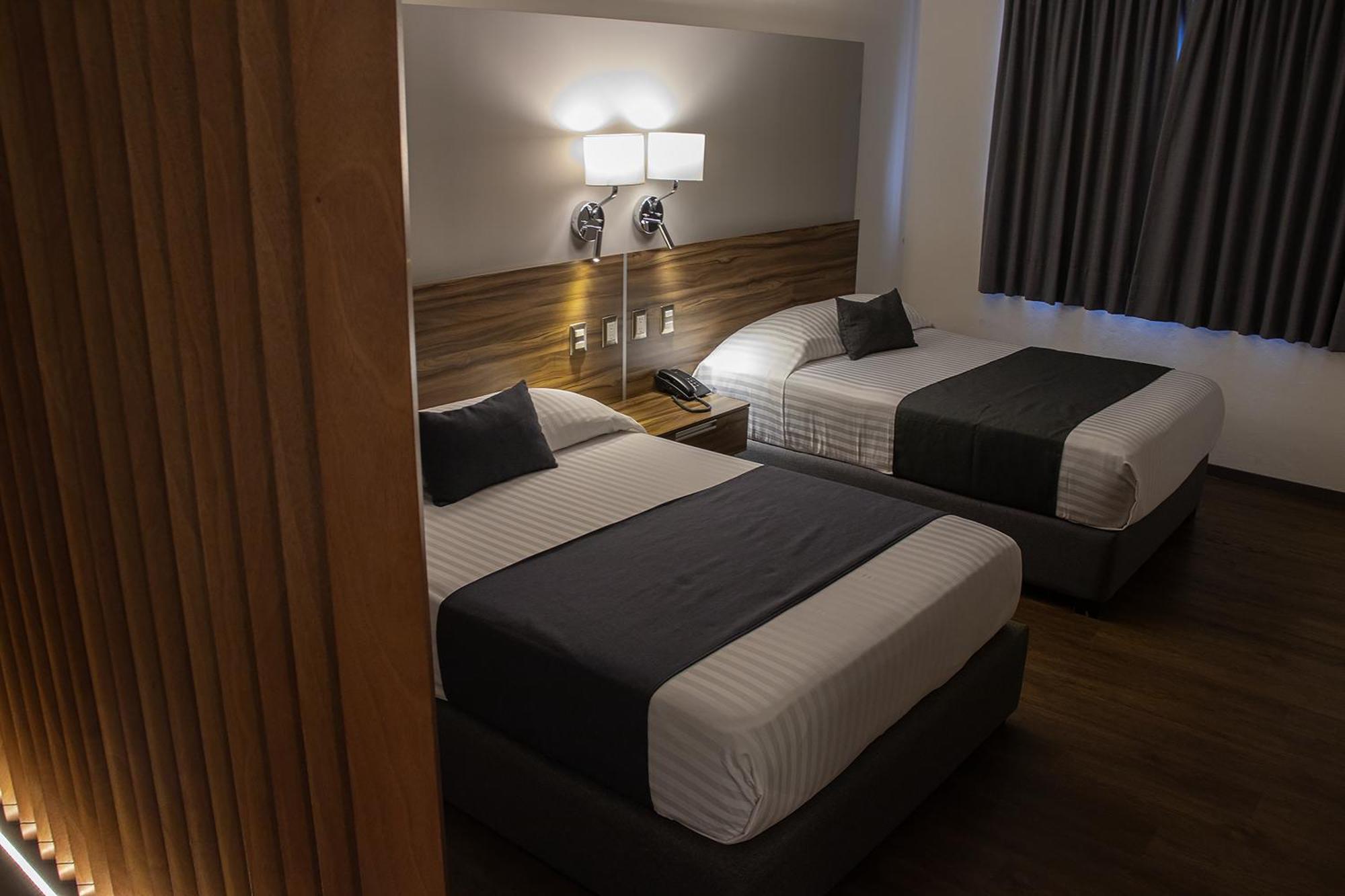 Estanza Hotel & Suites Morelia Exterior photo